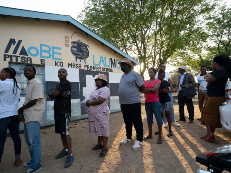 Botswana Stemt in Verkiezingen te Midden van Diamantencrisis: Alles Wat Je Moet Weten