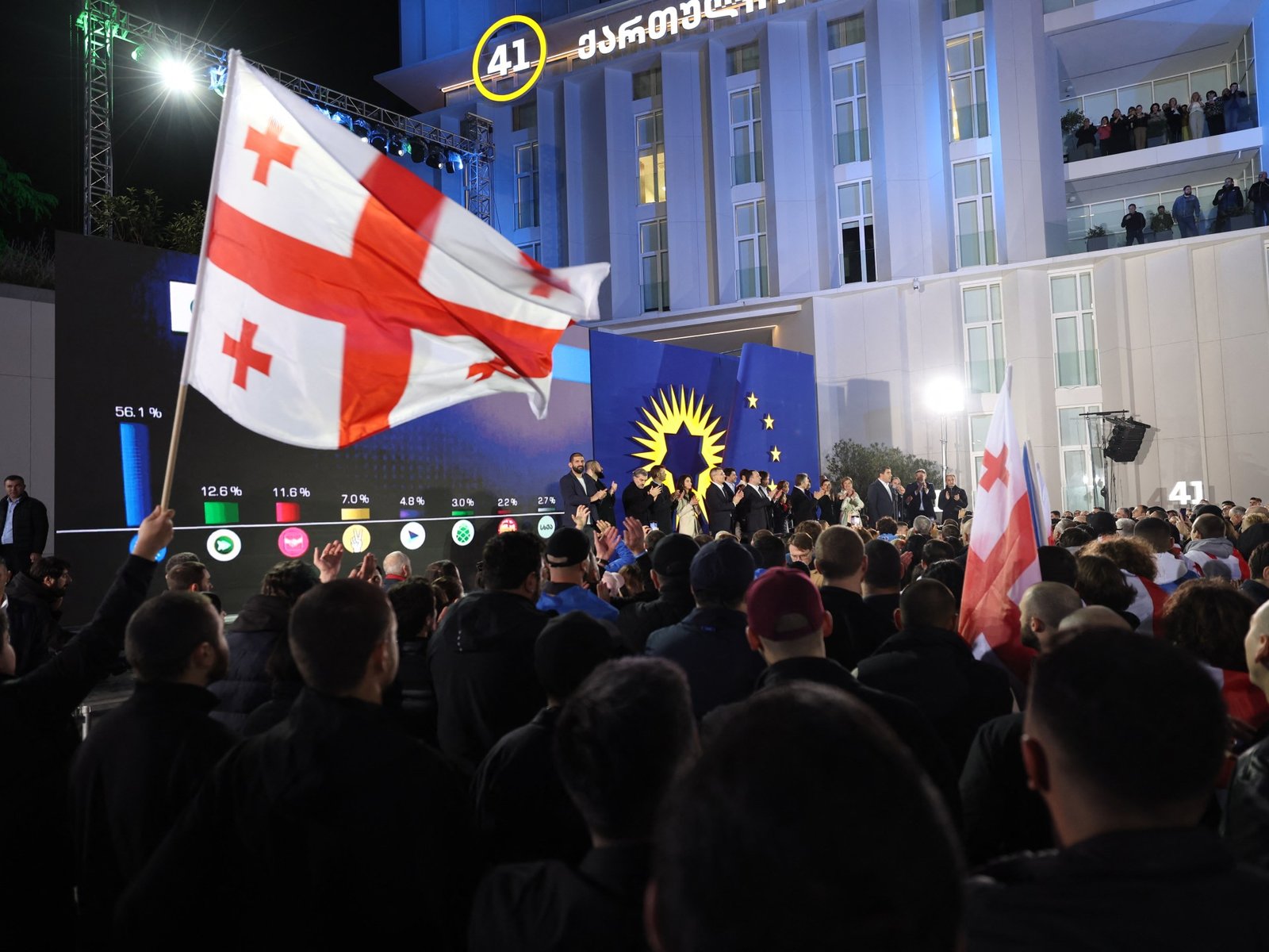 EU vraagt om onderzoek naar 'onregelmatigheden' bij de verkiezingen in Georgië; premier wijst beschuldigingen van de hand