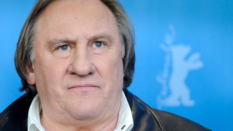 Gerard Depardieu's Seksuele Aanranding Rechtszaak Uitgesteld Om Gezondheidsredenen