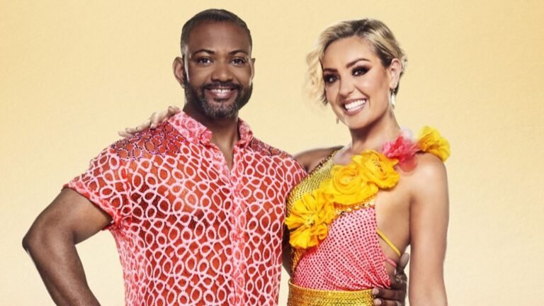 JB Gill Bedankt Fans Na Ziekenhuisopname Danspartner Amy Dowden