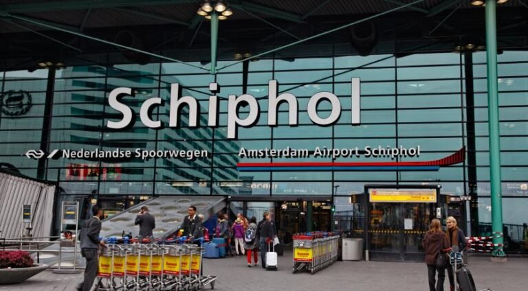 Piloot en stewardess op dezelfde vlucht positief getest op te veel alcohol op Schiphol