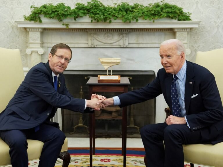 Biden ontwijkt vraag van journalist over Gaza-deal