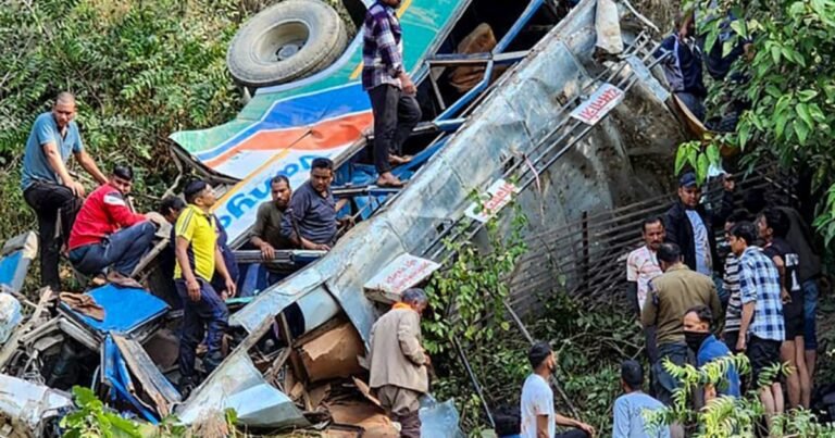 Bus stort in Himalaya-kloof in Noord-India, minstens 36 doden