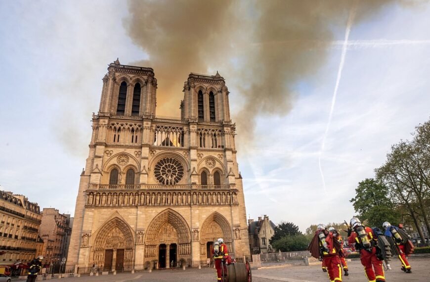 Controverses Rondom de Heropening van Notre Dame de Paris in December