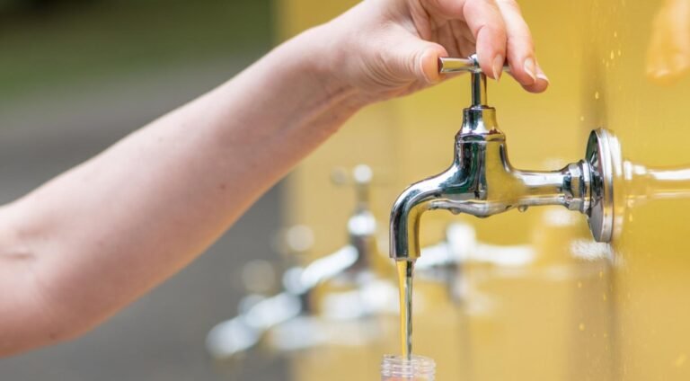 Dutch Huishoudens Zullen Volgend Jaar Sterke Stijgingen van Waterrekeningen Ervaren