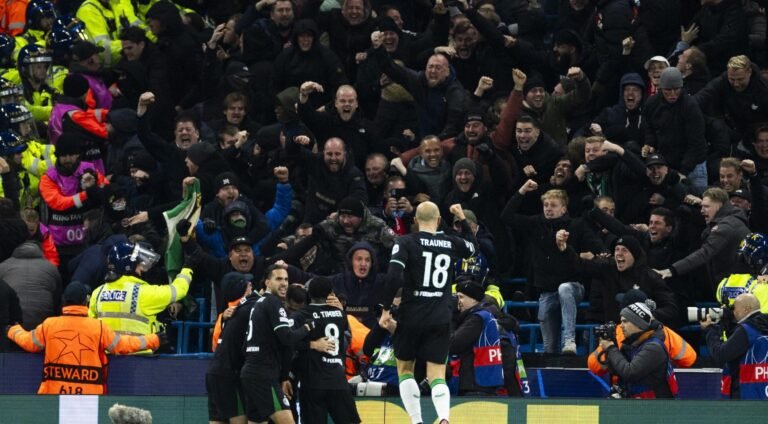 Feyenoord voltooit indrukwekkende comeback en speelt 3-3 gelijk tegen Manchester City