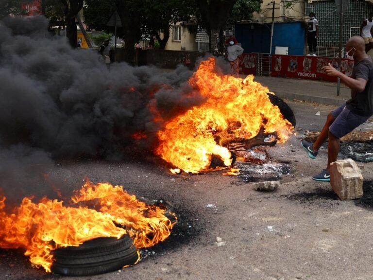 Foto's: Botsingen in Mozambique tijdens oppositieprotesten tegen verkiezingsfraude