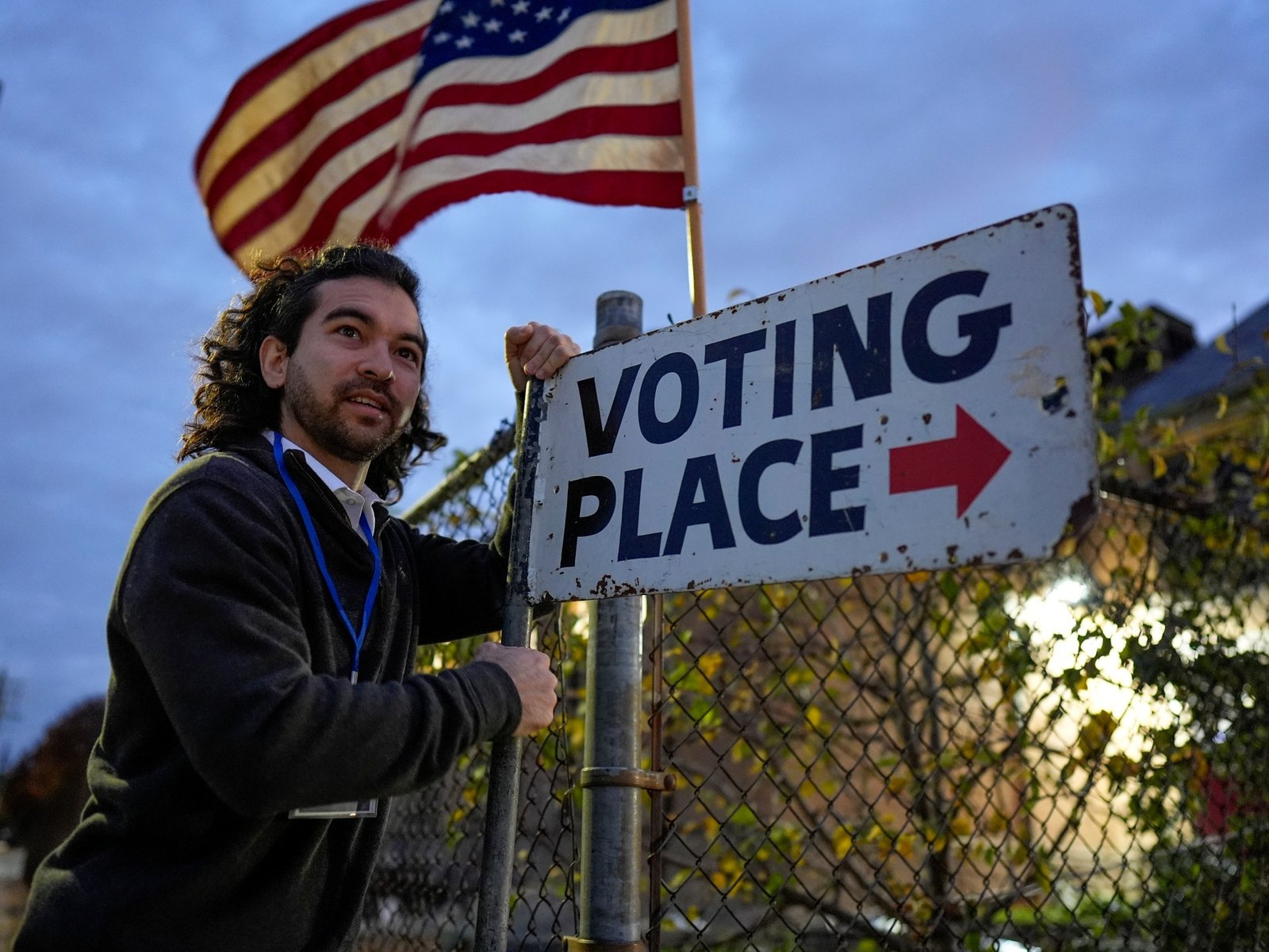 Foto's: Harris of Trump? Stemmen nog steeds gaande in Amerikaanse verkiezingen na turbulente race