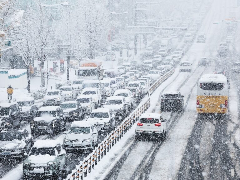 Foto's: Zuid-Koreaanse hoofdstad getroffen door recordhoeveelheid sneeuwval in november