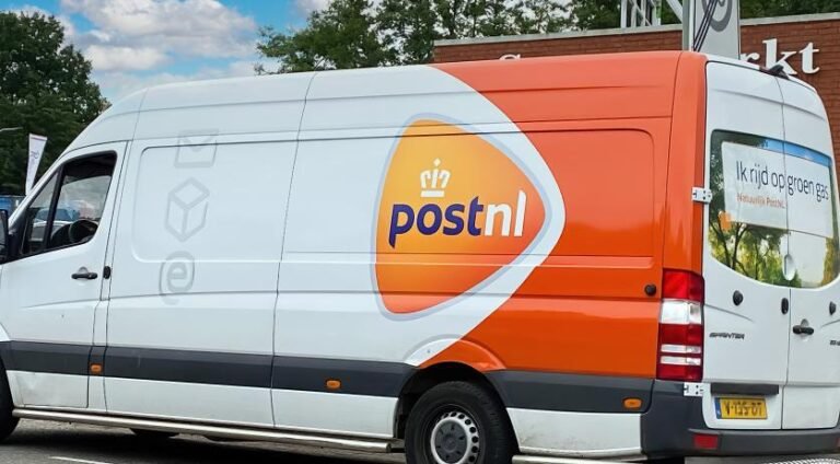 PostNL: Tarieven voor Postzegels Kunnen Binnenkort Verdere Stijging Verkennen; CEO Neemt Volgend Jaar Afgang