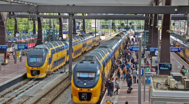 Problemen met treinverkeer in Groningen door verzakkingen van het spoor