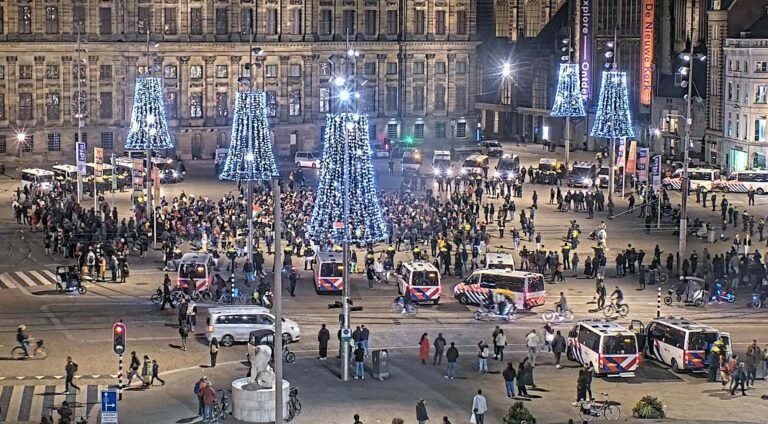 Riot Waarschuwing in Amsterdam-Oost Bij Verboden Pro-Palestijnse Protest op De Dam