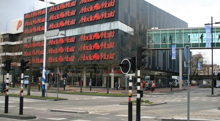 Rotterdam heroverweegt nachtelijke openingstijden van winkels na ongeregeldheden bij Mediamarkt