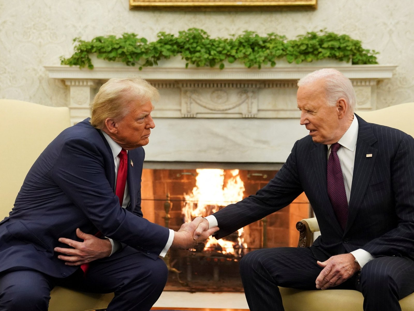 Trump en Biden ontmoeten elkaar in het Witte Huis tijdens bijeenkomst over de Amerikaanse presidentiële overgang