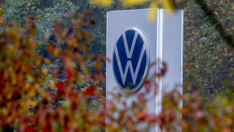 Volkswagen-werknemers stellen loonsverlaging voor tijdens voortgang van loononderhandelingen