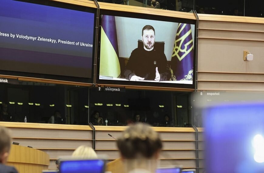 Zelenskyy vraagt MEP's om Putin zijn 'geld en macht' af te nemen voor herstel van vrede na 1.000 dagen oorlog