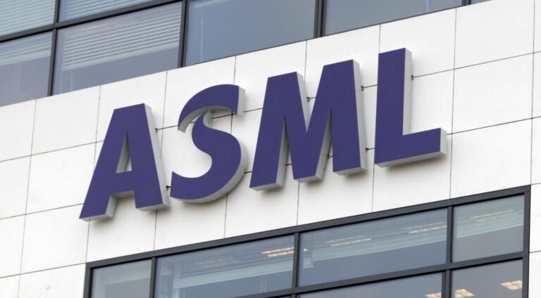 ASML Verwacht Beperkte Invloed van Amerikaanse Chip Exportbeperkingen