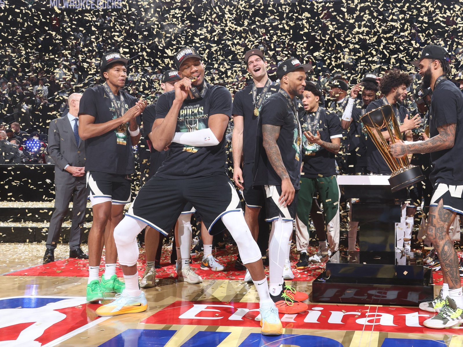 Antetokounmpo en Bucks verslaan Thunder en winnen NBA Cup in Las Vegas