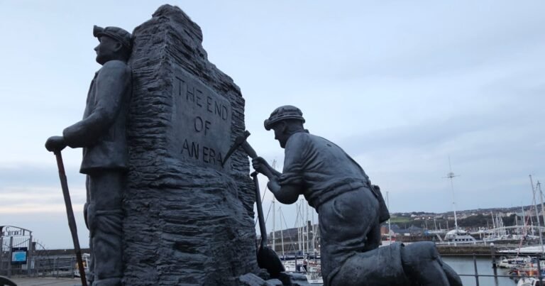 De bittere finale confrontatie over Britse kolen, terwijl de zon ondergaat voor het 'vuilste brandstof'