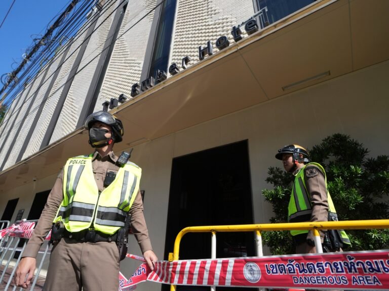 Drie buitenlanders omkomen in brand in hotel in Bangkok, melden autoriteiten