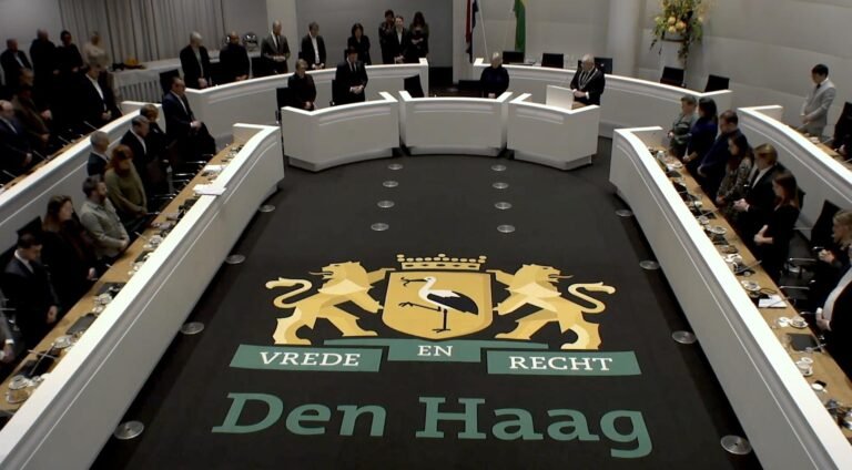 Gemeente Den Haag herdenkt slachtoffers van de Tarwekamp-explosie met een moment van stilte