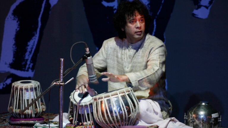 Indiase muzieklegende Zakir Hussain overleden op 73-jarige leeftijd