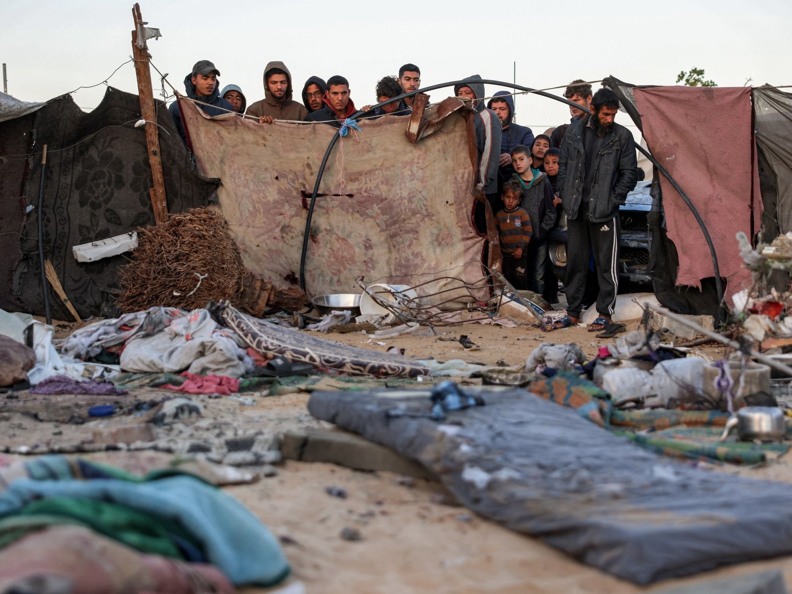 Israëlische strijdkrachten doden tientallen in Gaza te midden van uitdagingen in staakt-het-vurenbesprekingen
