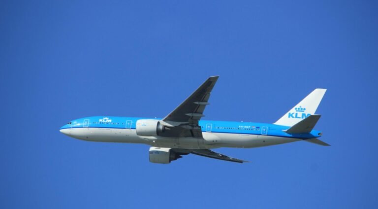 KLM-vluchten keren terug naar Schiphol na technische problemen