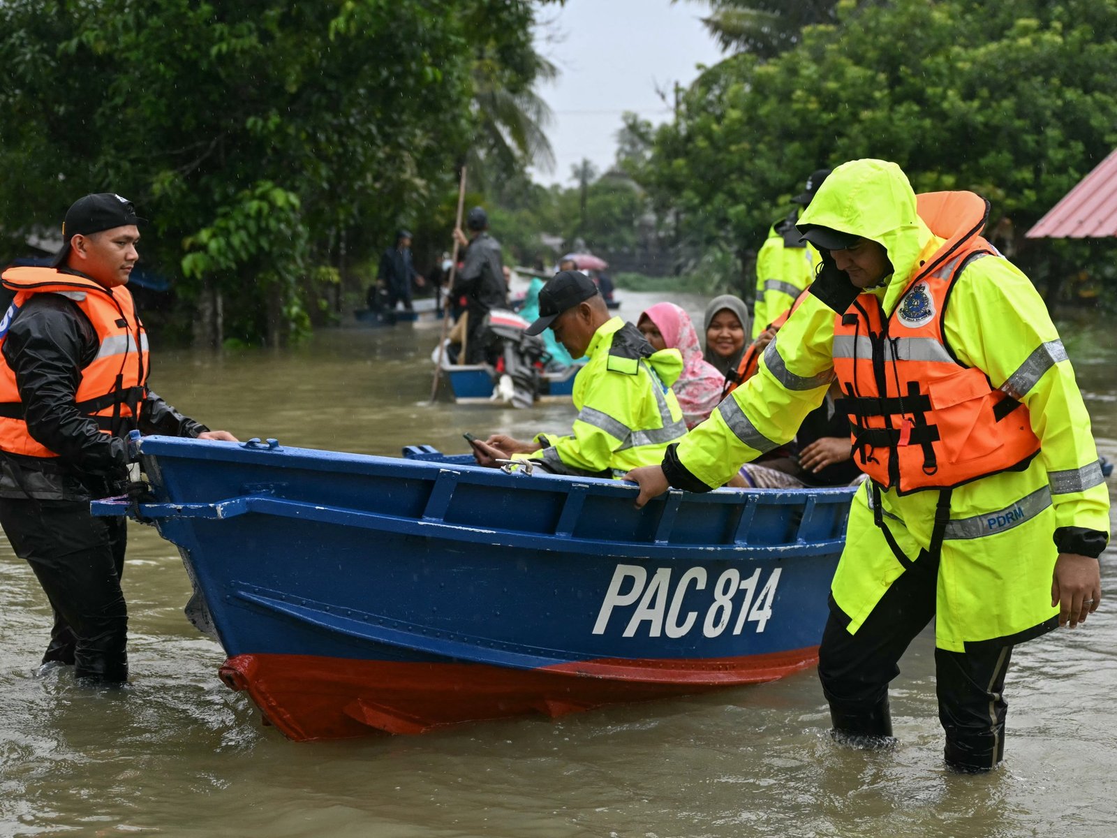 Malaysia en Thailand bereiden zich voor op meer regen na overstromingen die meer dan 30 levens hebben geëist