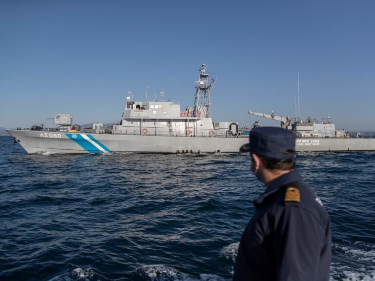 Minstens acht migranten verdrinken na bootbotsing voor de kust van Griekenland