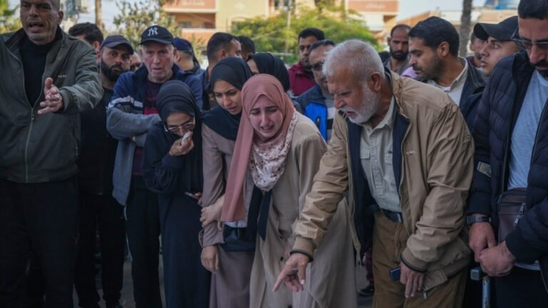 Palestijnen veroordelen 'barbaarse' Israëlische aanval op vluchtelingenkamp Nuseirat in Gaza