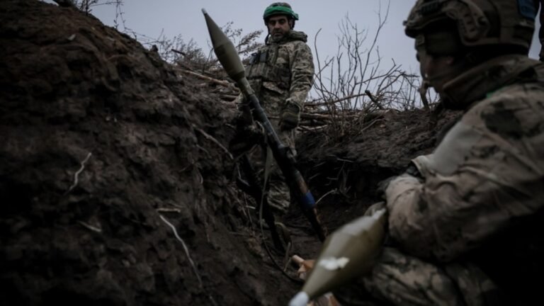 Rusland-Oekraïne Oorlog: Belangrijke Gebeurtenissen op Dag 1.012