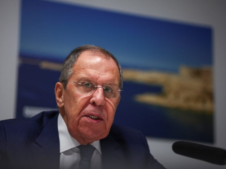 Rusland bereid 'elke middel' in te zetten om nederlaag in Oekraïne te voorkomen: Lavrov