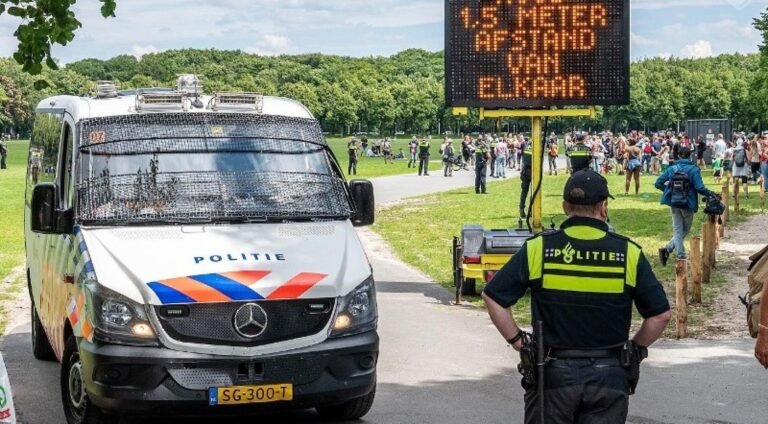 Twee politieagenten vrijgesproken van geweld tijdens demonstratie tegen Covid-maatregelen