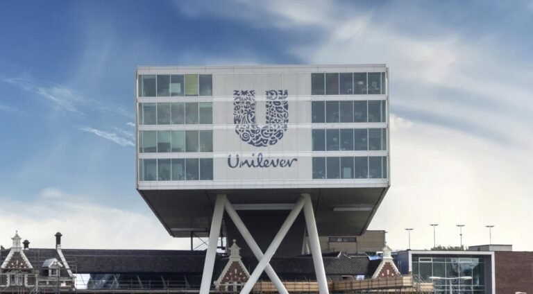 Unilever verkoopt verschillende voedselmerken, waaronder Unox en Conimex