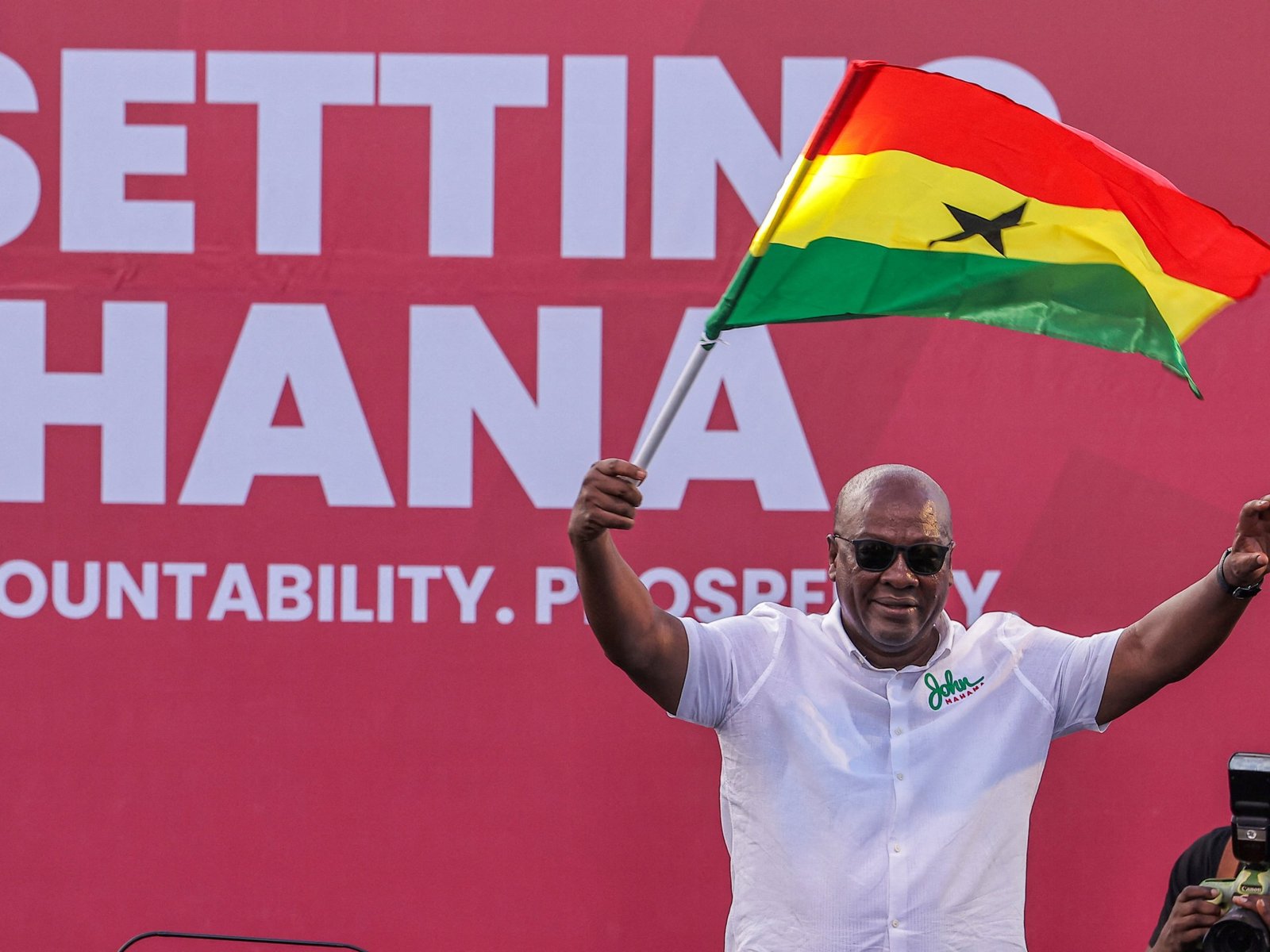 Voormalig president van Ghana John Mahama wint verkiezingen