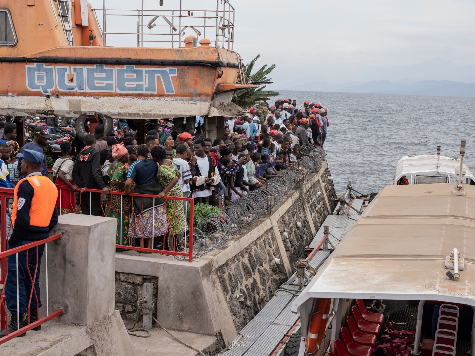 Zoektocht gaat door naar vermisten na kapseizen van boot in DRC, waarbij minstens 25 doden vielen