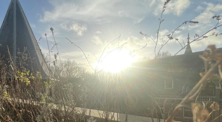 Zon schijnt voor het eerst in 11 dagen in Nederland; langste wachttijd sinds 1990