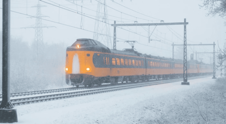 Code Geel Waarschuwing Verlengd voor IJswegen en Sneeuwval in Nederland