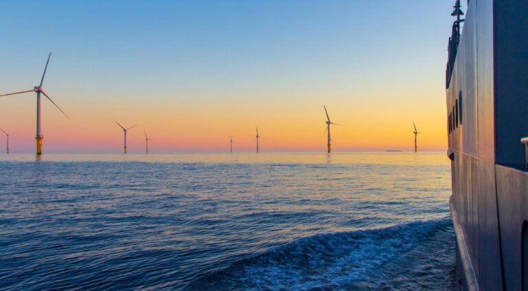 Donald Trump vraagt om heropening van olieboringen in de Noordzee en verwijdering van windturbines