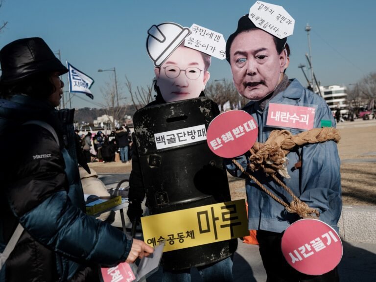 Duizenden Protesteren in Zuid-Korea Te Midden van Yoon's Weerstand Tegen Tweede Arrestatiepoging