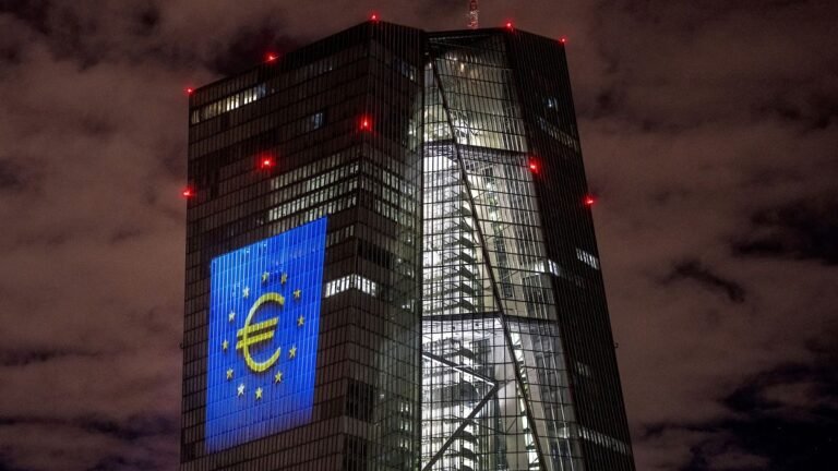 Euro bereikt laagste niveau in twee jaar ten opzichte van de dollar