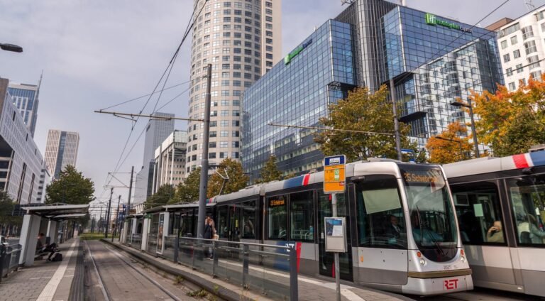 Europese primeur: Rotterdamse metro’s en trams leveren elektriciteit aan de stad