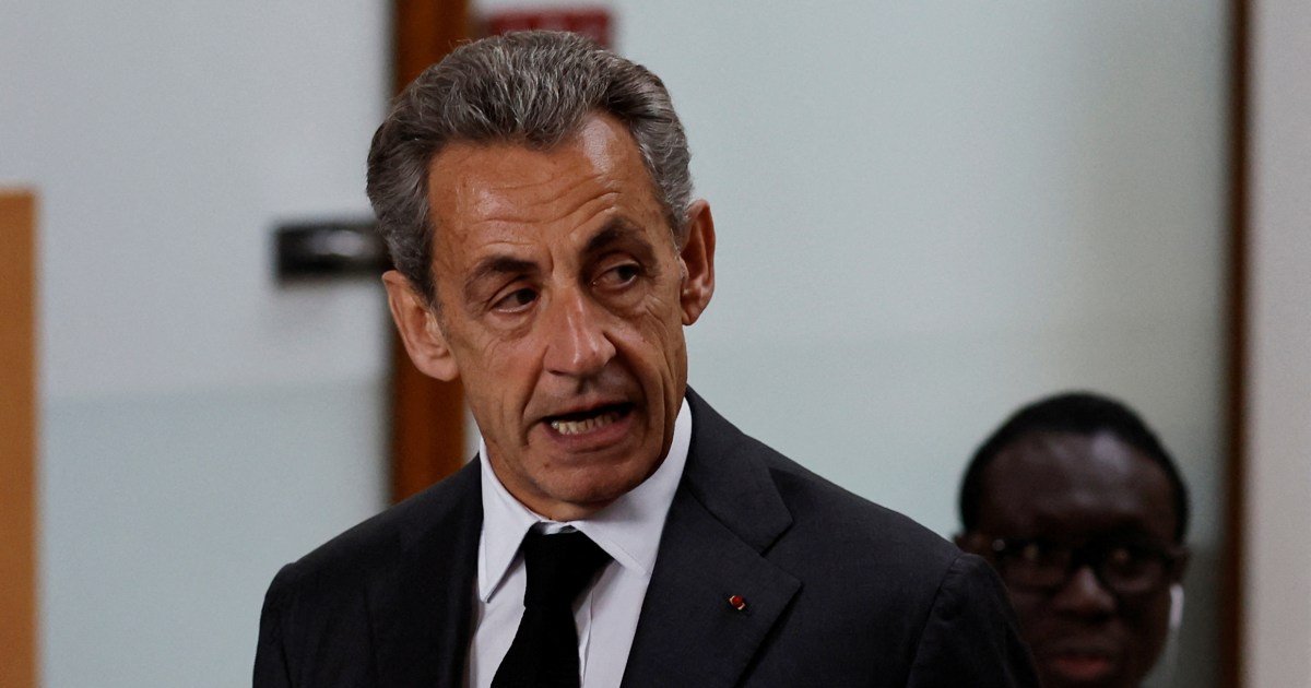 Ex-Franse leider Sarkozy in rechtszaak over vermeende Gaddafi-fondsen: Alles wat je moet weten