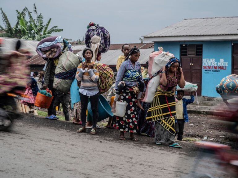 Foto: Bewoners vluchten uit Goma terwijl M23-rebellen de grootste oostelijke stad van de DRC binnenvallen