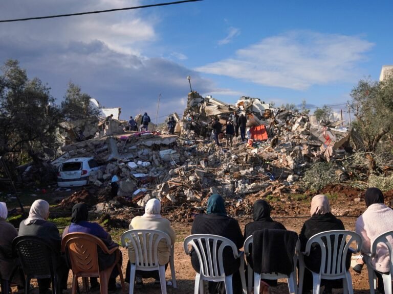 Foto's: Israël gaat door met inval in Jenin, twee Palestijnen gedood op Westelijke Jordaanoever