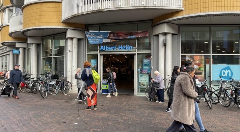 Lege schappen door conflicten tussen Albert Heijn en fabrikanten zoals Kraft Heinz