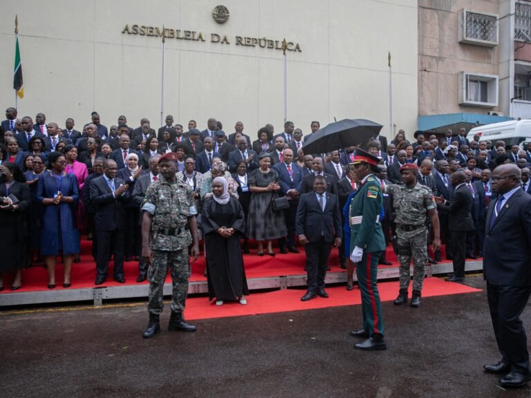 Mozambique opent nieuw parlement te midden van protesten en boycots van de oppositie