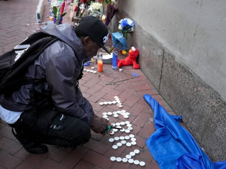 New Orleans Rouwt Terwijl Bourbon Street Heropent Na Vrachtwagenaanval