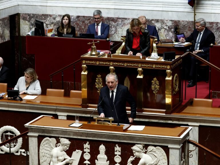 Nieuwe Franse premier kondigt heronderhandeling van omstreden pensioenreformen aan